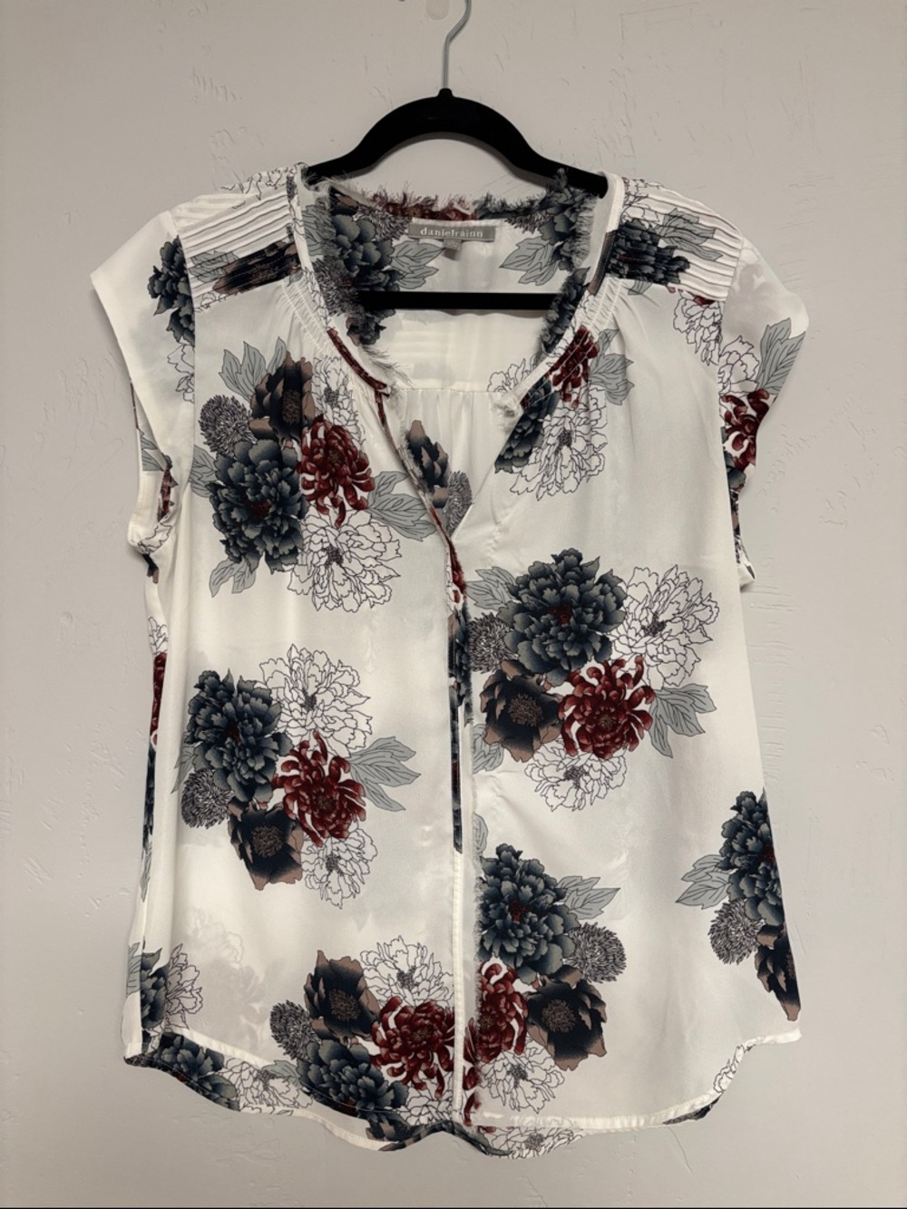 Daniel Rainn White Floral Blouse with Red/Blue Flower Print